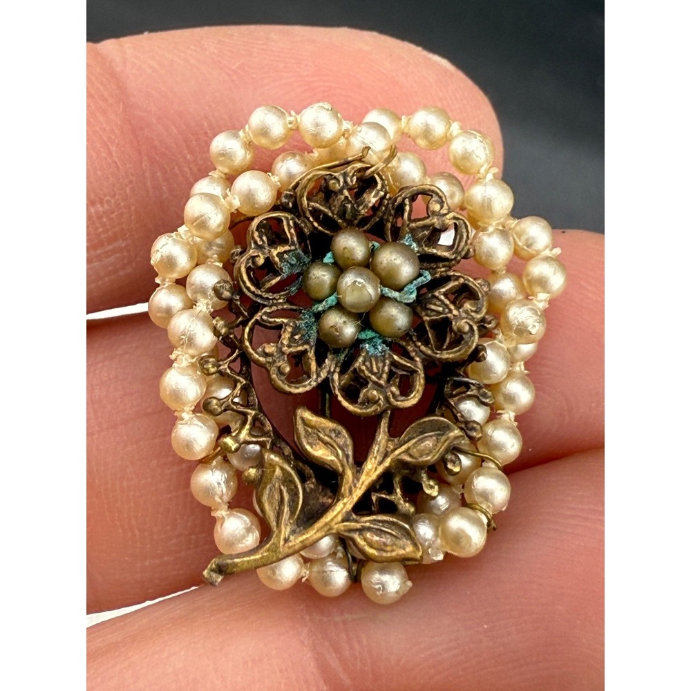 Vintage Tiny Seed Pearl Brooch‎ Has Verdigris